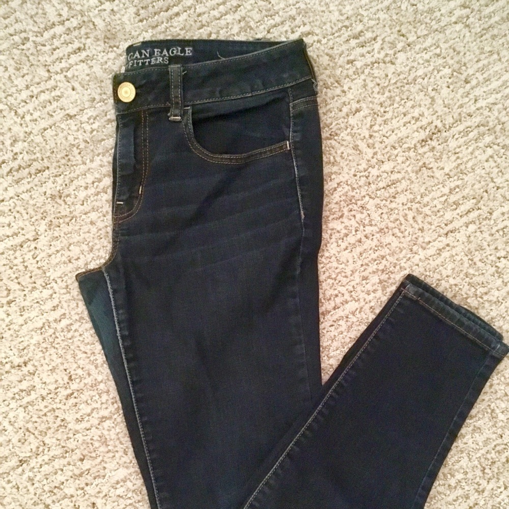 American Eagle • Dark Wash • Jegging • Size 6 EUC